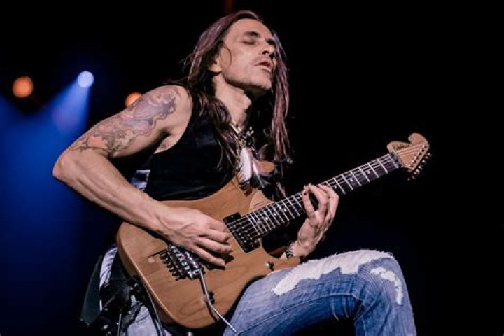 Nuno Bettencourt Net Worth 2018 Wiki, Married, Family, Wedding, Salary