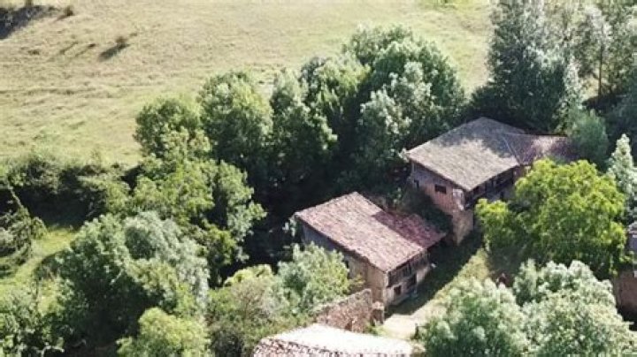 O rom&acirc;ncă trăiește o poveste de dragoste cu multimiliardarul Piero Ferrari