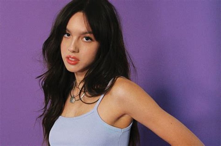 Olivia Rodrigos Sour Spends Fourth Week at No. 1 on Billboard 200