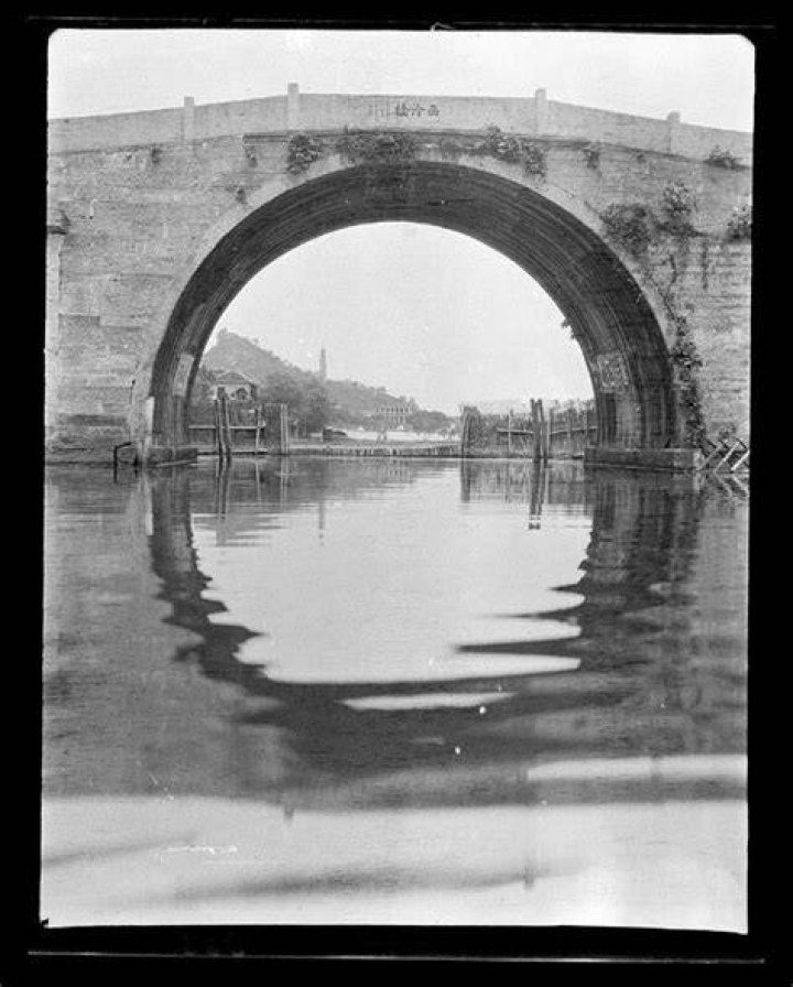 Paidle Pagoda & Bridge / Sidney D. Gamble Photographs Collection / Duke
