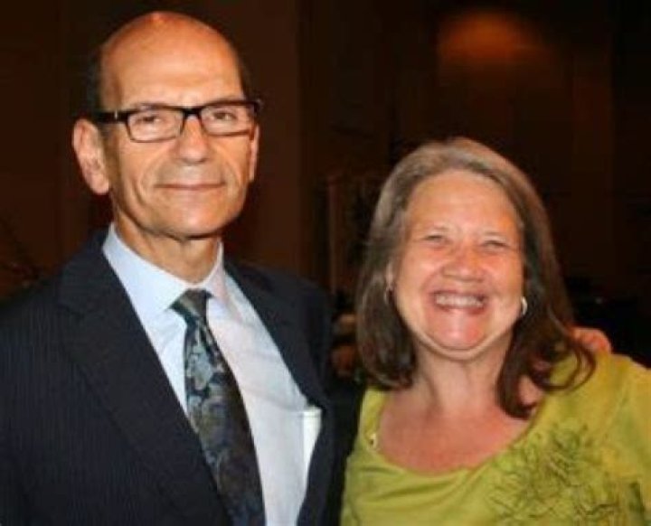 Paul Finebaum is Married to Wife Linda Hudson. Kids.