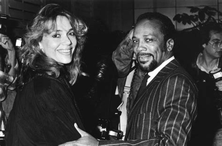 Peggy Lipton, Quincy Jones Ex and Rashida Jones' Mom, Dies at 72