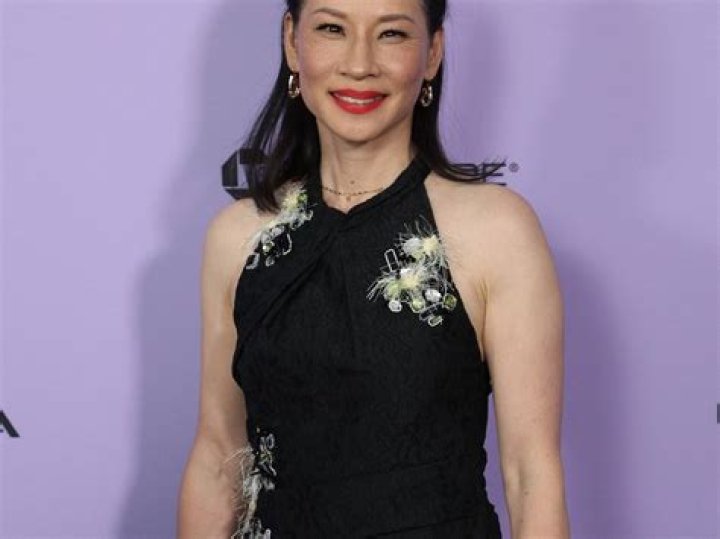 Photo Lucy Liu fait du shopping avec son nouveau compagnon à New York