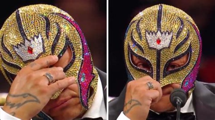 Photo Rey Mysterio Appears Unmasked With His Wife PWMania