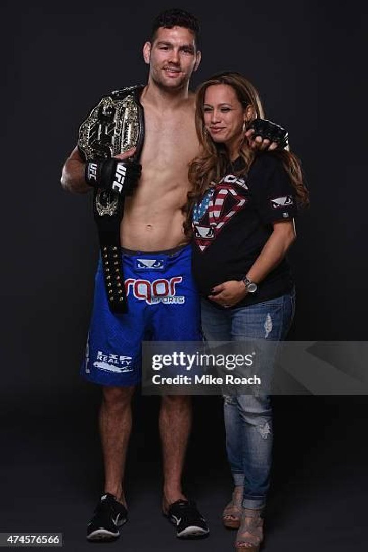 PHOTOS Marivi Weidman MMA Fighter Chris Weidman Wife (Bio, Wiki)