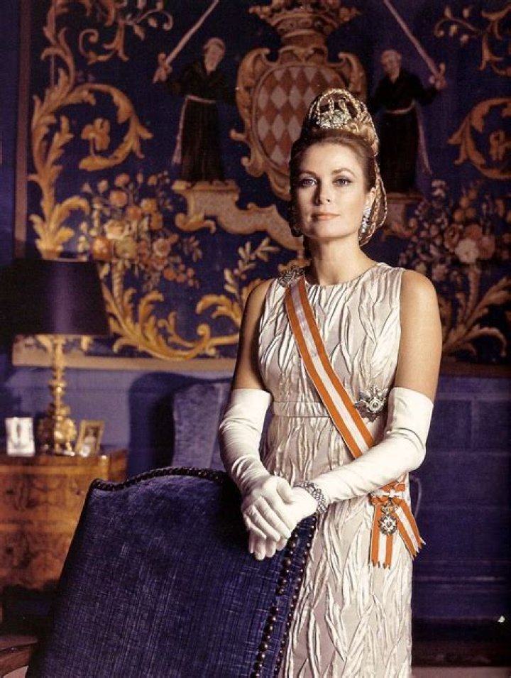 Picture of Elegance Blog Grace Kelly at Home