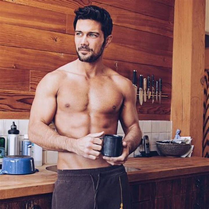 Picture of Ryan Paevey