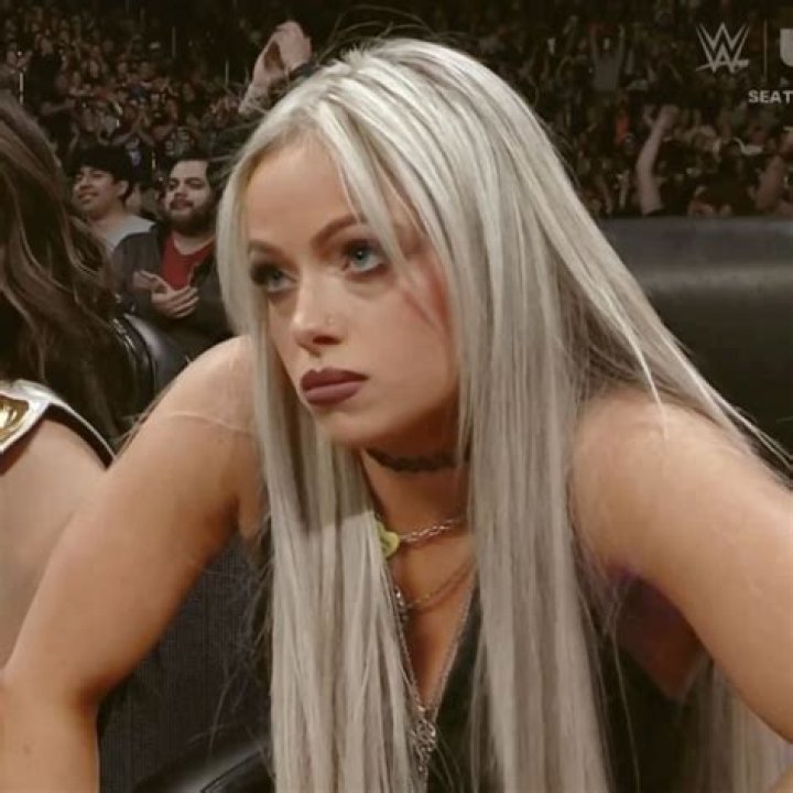 Pin by AIYANA on Liv in 2021 Liv, Women, Hair styles