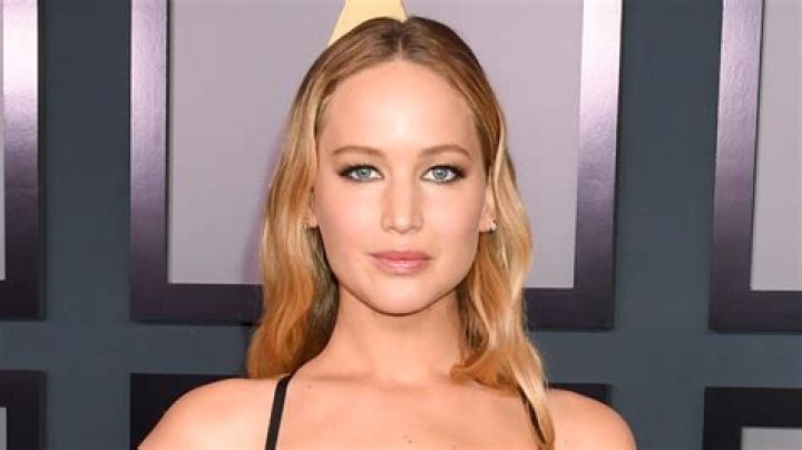 Pin on JENNIFER LAWRENCE BIKINI