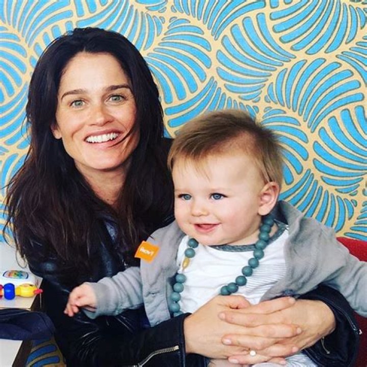 Pin on Robin Tunney