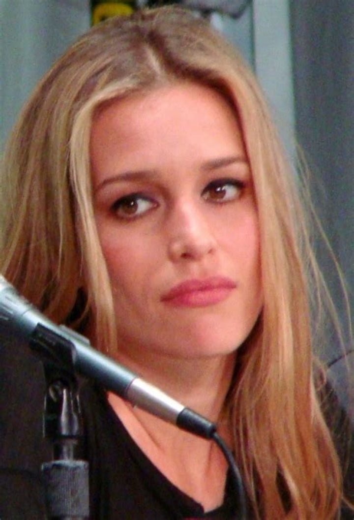 Piper Perabo Age, Wiki, Bio, Photos