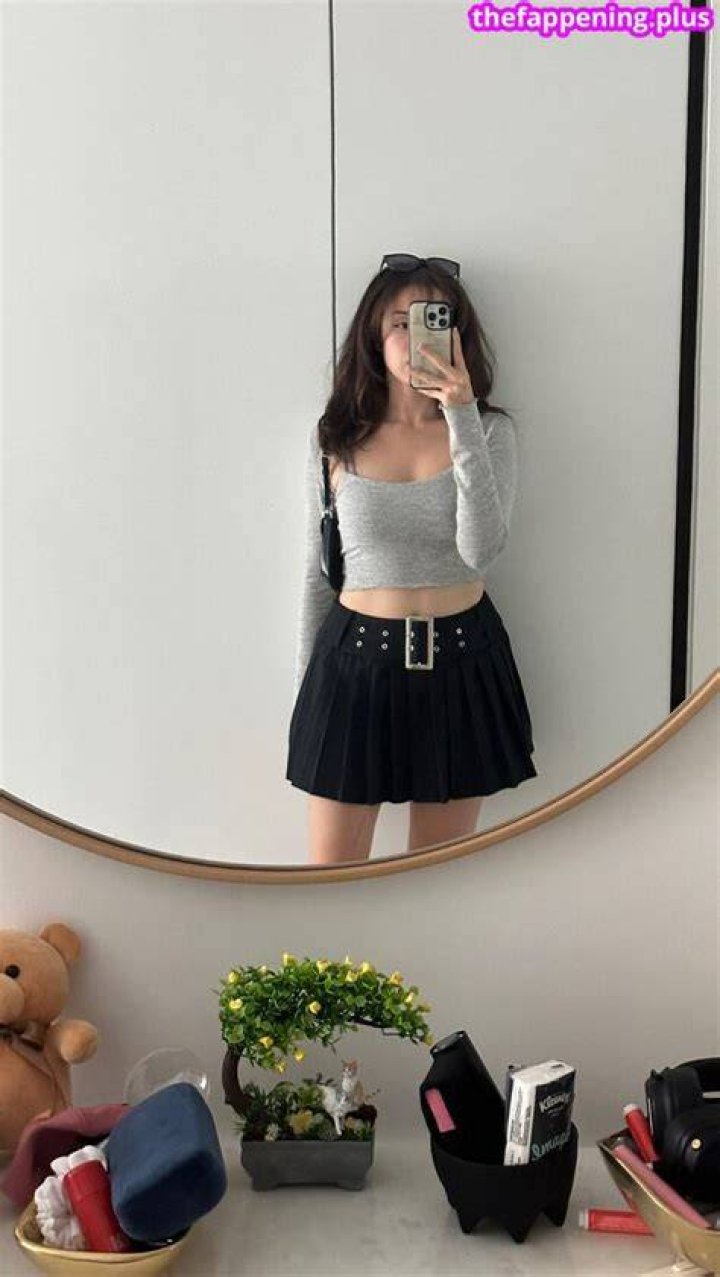 Pokimane pokinaneonlyfan OnlyFans Leaks (17 Photos) NudoStar XXX