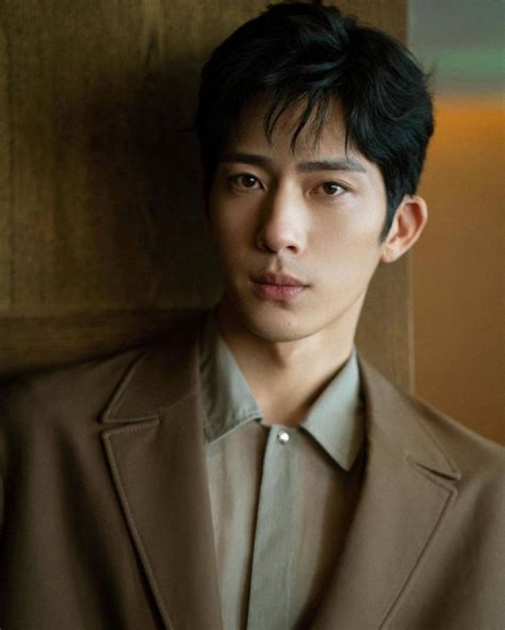Potret Menawan Jing Boran yang Genap Berusia 32 Tahun