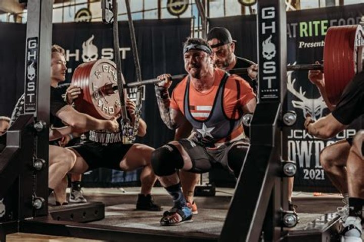Powerlifter John Haack Cruises Through a Humongous 275kg (606lb) Raw