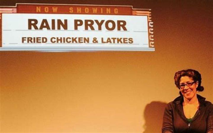 Rain Pryor takes stage by storm in onewoman show The Times of Israel