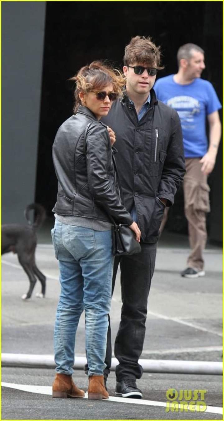 Rashida Jones steps out with dad Quincy for a screening... after