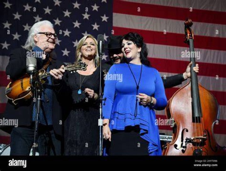 Ricky Skaggs, Becky Isaacs, Sonya Isaacs performing during Volunteer