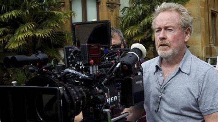 Ridley Scott Directing WWII Film Screen Rant