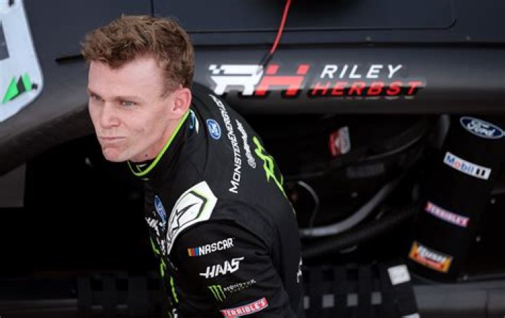 Riley Herbst Net Worth 2018 What is this NASCAR driver worth?