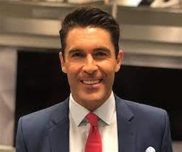 Rob Schmitt Bio, Wiki, Age, Birthday, Height, Education, Family