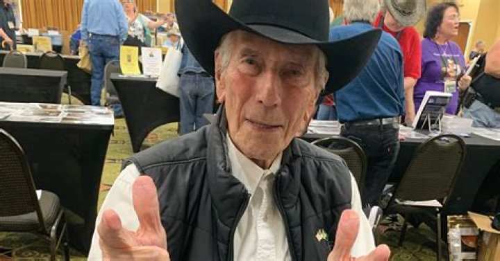 Robert Fuller