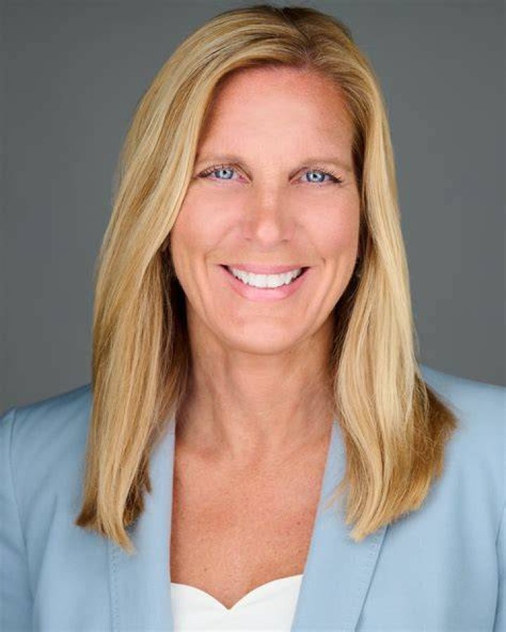 Robin Ruth Engel Bio, Net Worth, Age, Relationship, Height