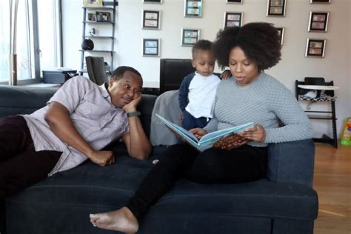 Roy Wood Jr. is not Married to Wife. Dating Girlfriend Salone