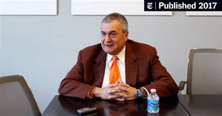 Russia Scandal Befalls Two Brothers John and Tony Podesta The New