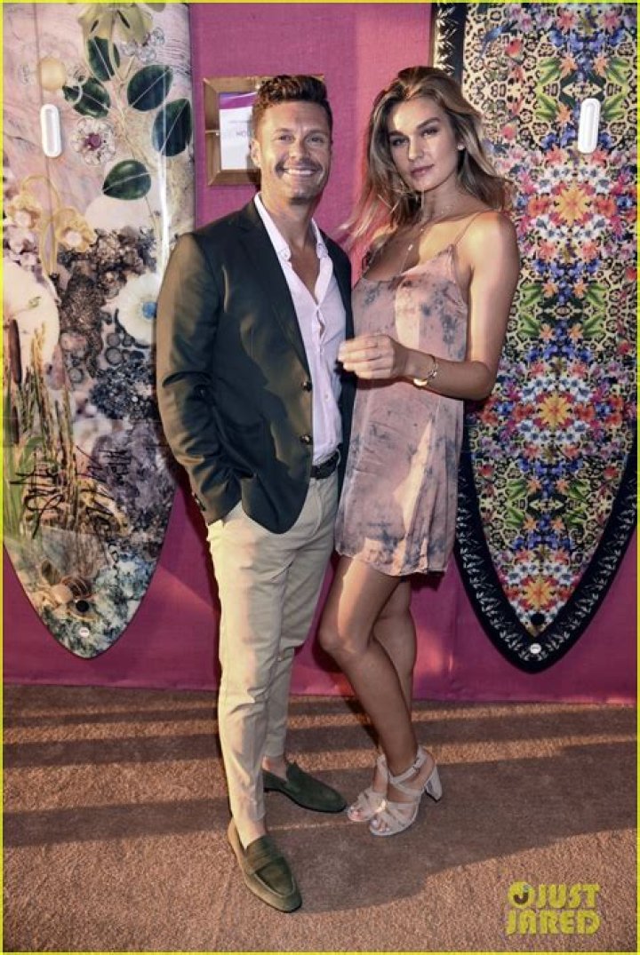 Ryan Seacrest & Girlfriend Shayna Taylor Take France, Plus Tracee Ellis