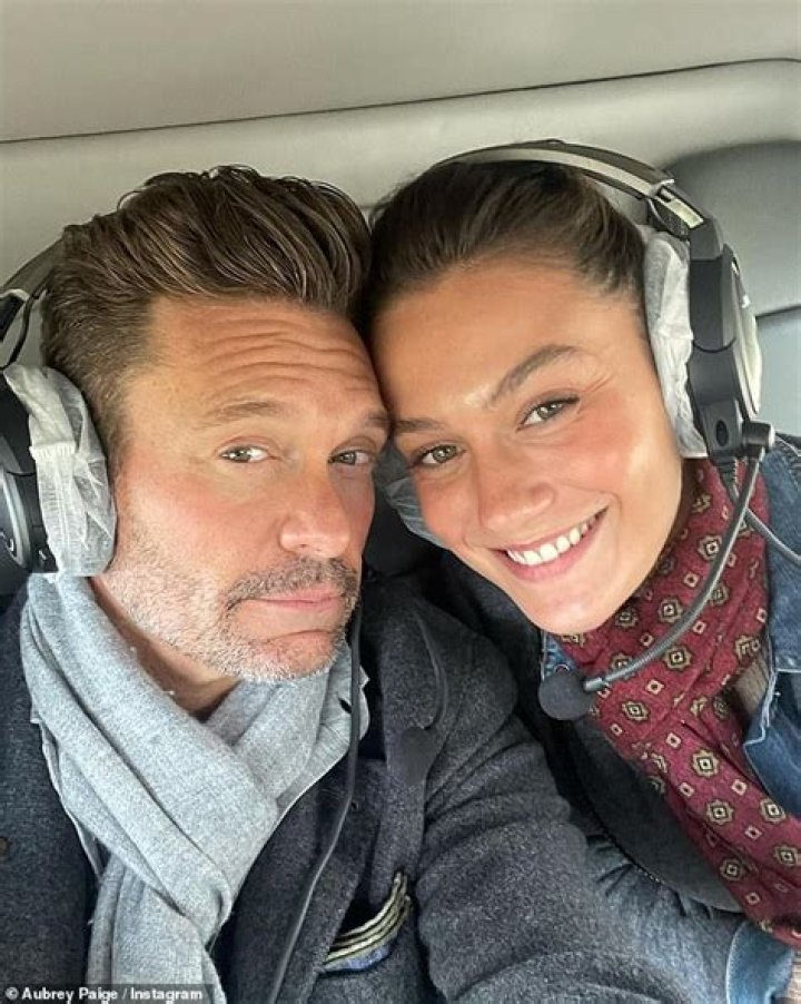 Ryan Seacrest Wife Age Cm, date de naissance, couleur des cheveux
