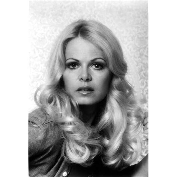 Sally Struthers Portrait In Classic Photo Print 24 X 30 Free Nude