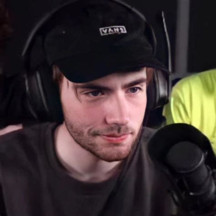 Sapnap's Minecraft skin, real name, age, Dream SMP, and more