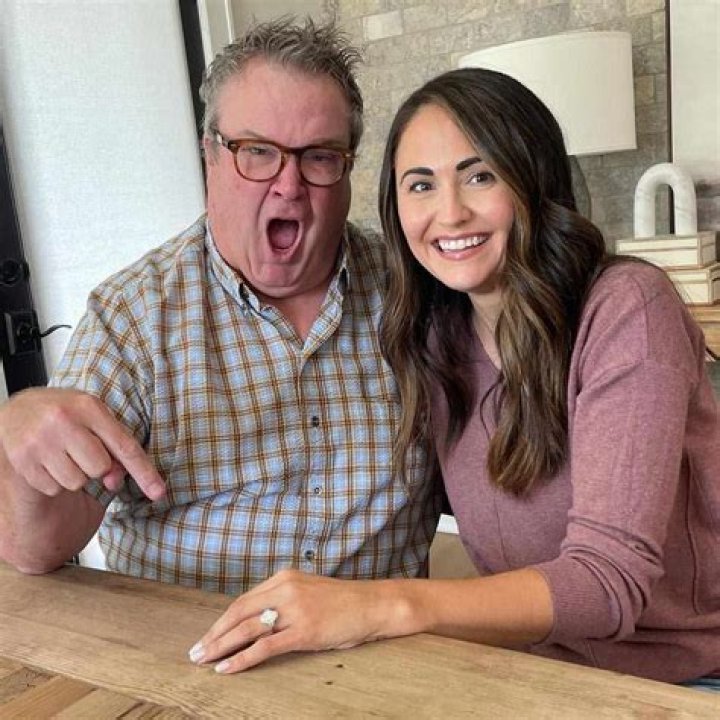 See Eric Stonestreet's Funniest Posts with Fianc&eacute;e Lindsay Schweitzer