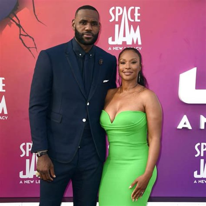See LeBron James and Wife Savannah’s Sweetest Moments With Their 3 Kids