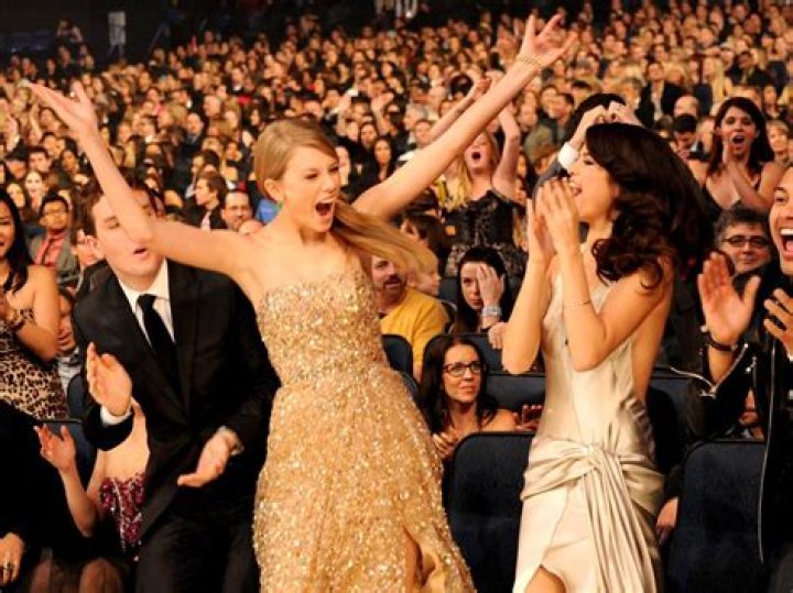 Selena Gomez at the 2014 Vanity Fair Oscar Party hosted by Graydon