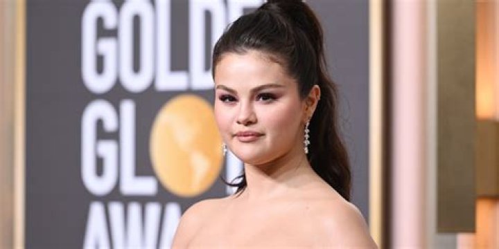Selena Gomez Takes On the Red Carpet With Benny Blanco at the Delayed