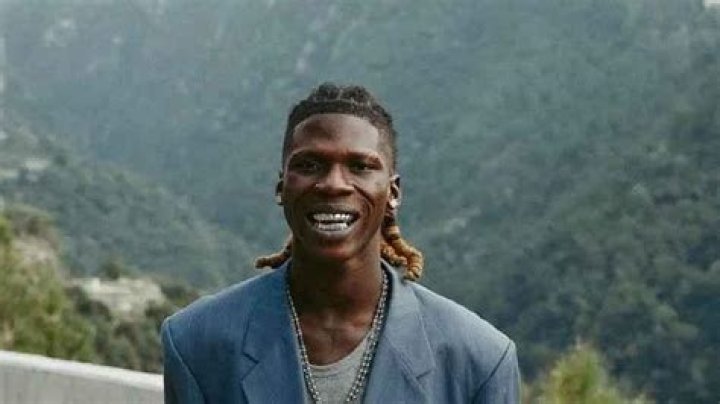 Seyi Vibez Biography, Net Worth, Songs, Photos, Videos & Career Rosbena