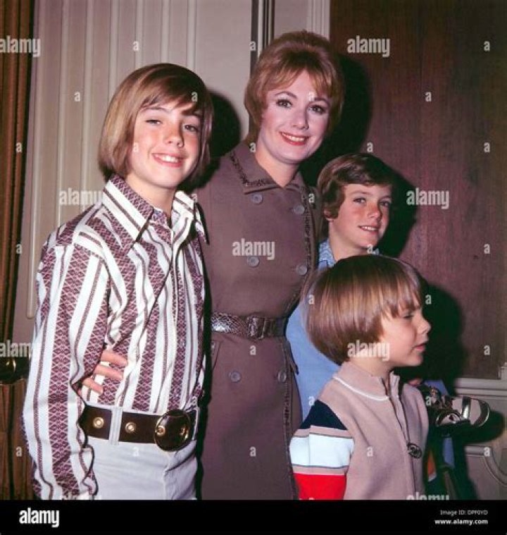 Shirley Jones With Her Sons Photograph by Bettmann