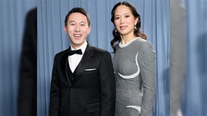 Shou Zi Chew Wife Biography of Vivian Kao EducationWeb