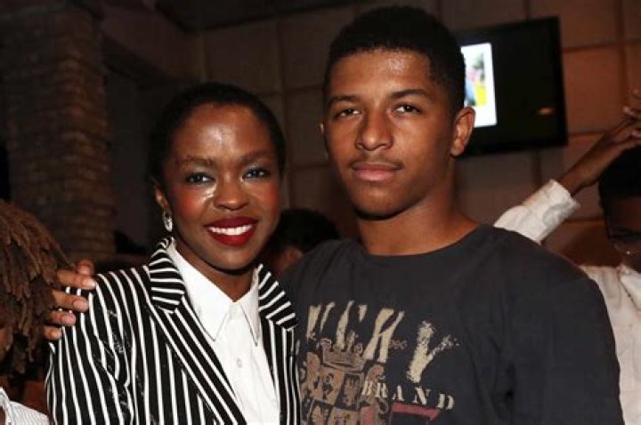 Singer Lauryn Hill and her 6 children Beautiful big family (2022)