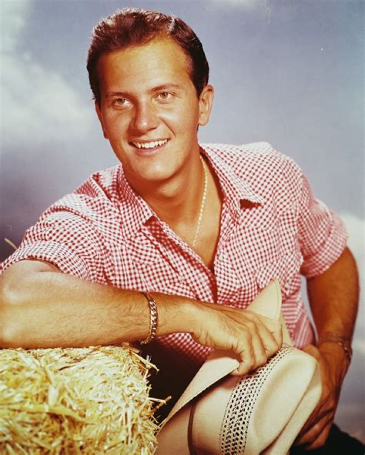 Singer Pat Boone's Wife Dead at 84