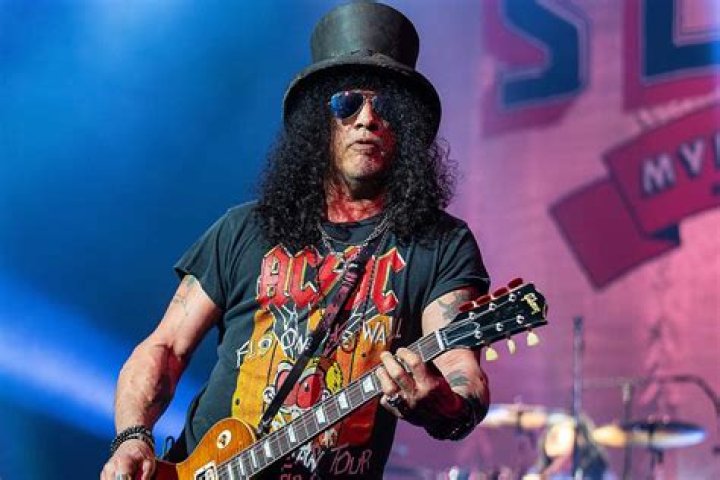 Slash (&mu;&omicron;&upsilon;&sigma;&iota;&kappa;ό&sigmaf;) &Beta;&iota;&kappa;&iota;&pi;&alpha;ί&delta;&epsilon;&iota;&alpha;