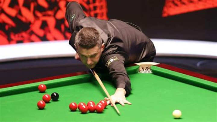 Snooker legend Stephen Hendry&rsquo;s estranged wife Amanda relaunches