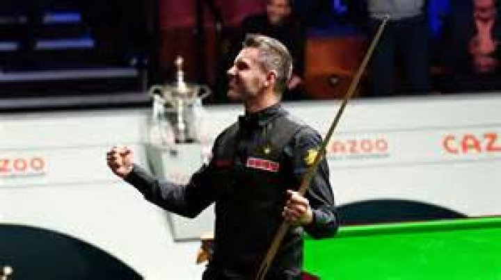 Snooker news Mark Selby cruises past David Gilbert to reach the