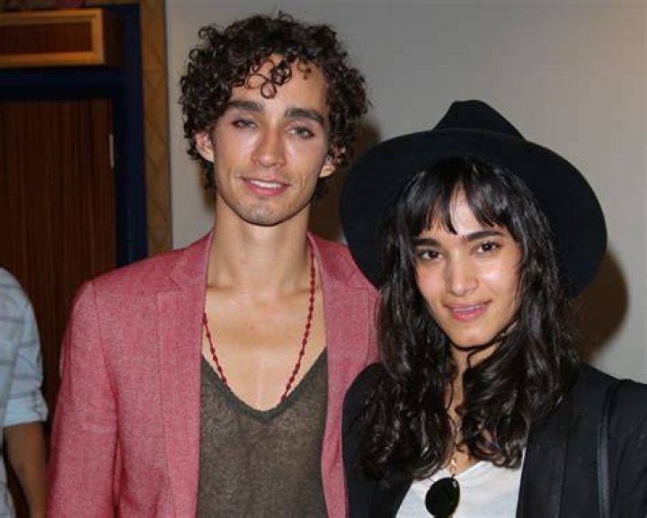 Sofia Boutella & Robert Sheehan Sofia boutella, Robert sheehan, Robert