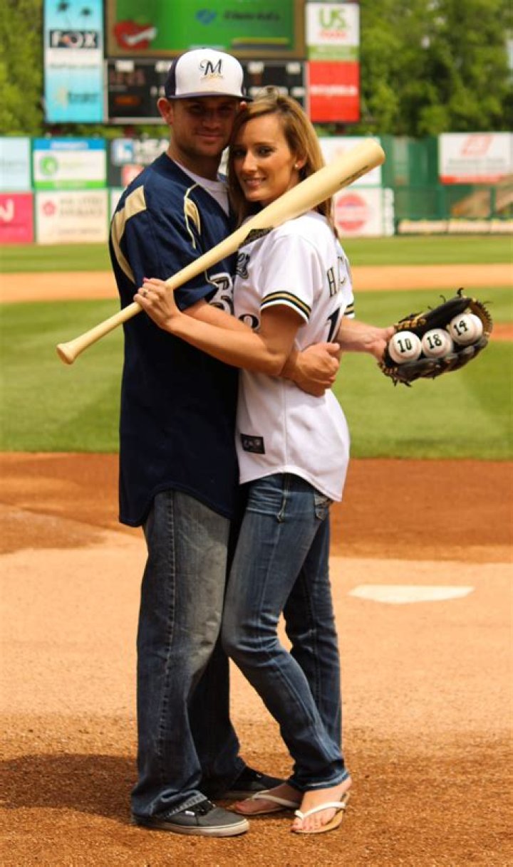 Softball / baseball relationship Baseball Softball Couple, Baseball