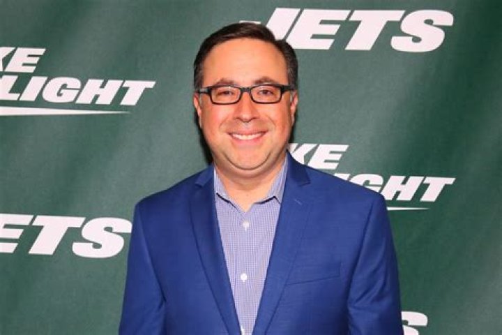 Sports Announcer Ian Eagle Claims He's Never Eaten A Condiment In His