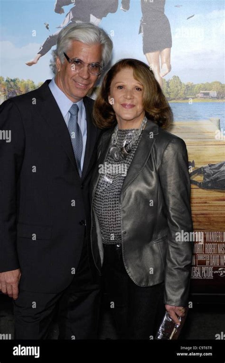Steve Bakunas, Linda Lavin at arrivals for Vineyard Theatre Gala