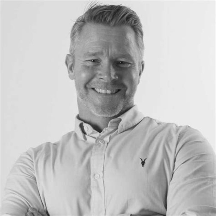 Steve Hewitt Official Profile on The Marque