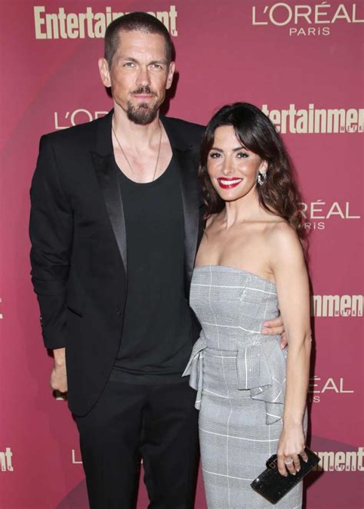 Steve Howey and Sarah Shahi Our Twins Brought Us Closer Together